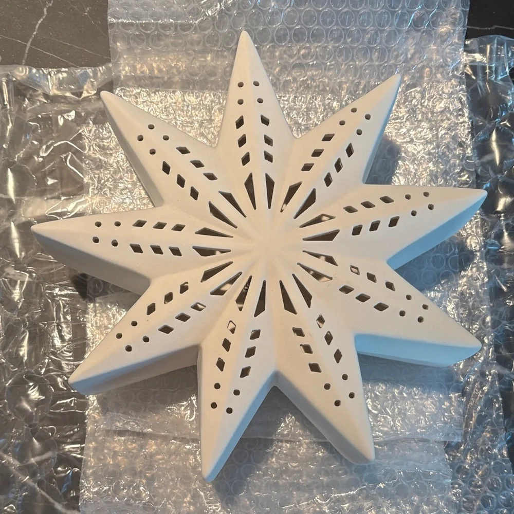 Crate&barrel Large star 9”